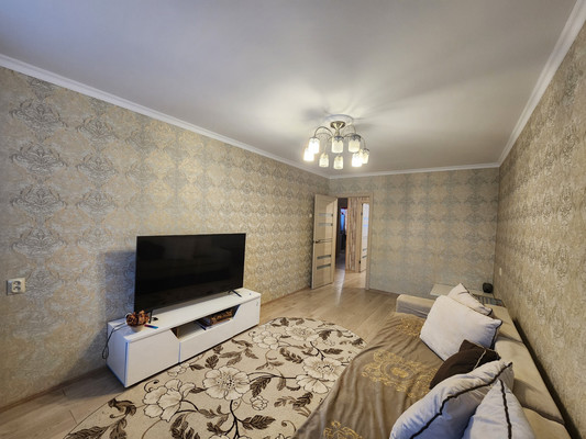 Продам трехкомнатную (3-комн.) квартиру, 3, Торосово д