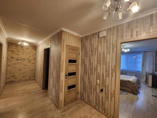 Продам трехкомнатную (3-комн.) квартиру, 3, Торосово д