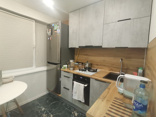 Продам трехкомнатную (3-комн.) квартиру, Кольский пр-кт, 169, Мурманск г