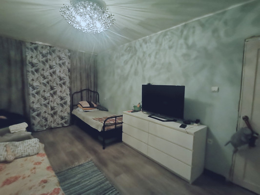 Продам трехкомнатную (3-комн.) квартиру, Кольский пр-кт, 169, Мурманск г