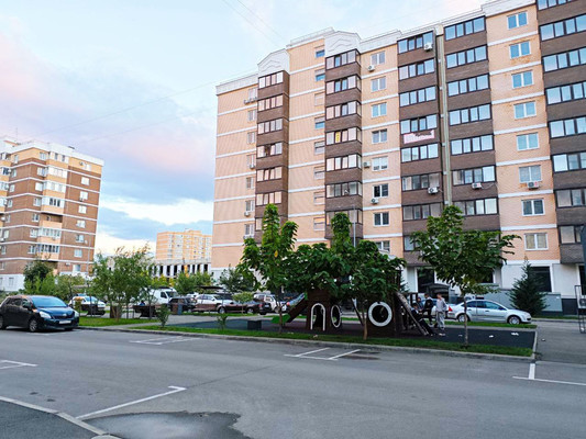 Продам однокомнатную (1-комн.) квартиру, им. Героя Пешкова ул, 7, Краснодар г