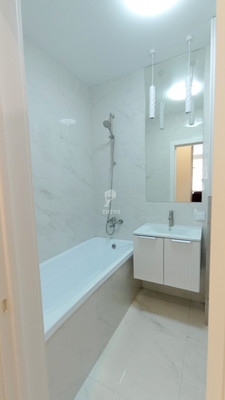 Продам трехкомнатную (3-комн.) квартиру, Жмайлова ул, 19А, Ростов-на-Дону г