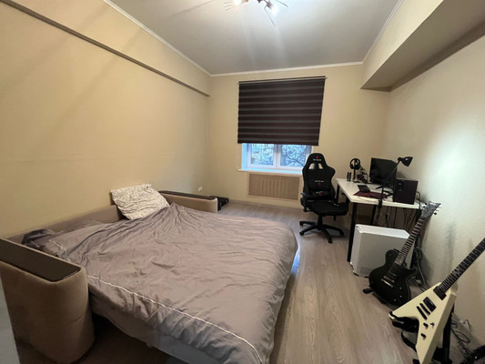 Продам многокомнатную квартиру, Трофимова ул, 1/17, Москва г