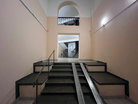 Продам многокомнатную квартиру, Трофимова ул, 1/17, Москва г