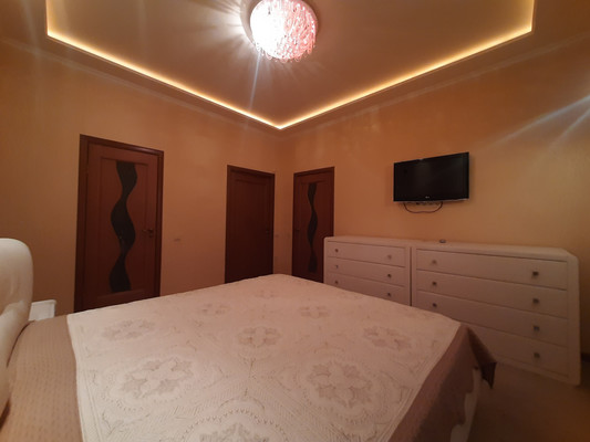 Продам трехкомнатную (3-комн.) квартиру, Кузнецовская ул, 48А, Санкт-Петербург г