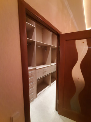 Продам трехкомнатную (3-комн.) квартиру, Кузнецовская ул, 48А, Санкт-Петербург г