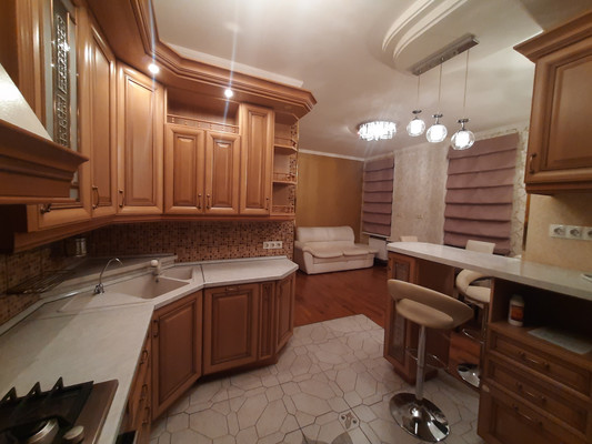 Продам трехкомнатную (3-комн.) квартиру, Кузнецовская ул, 48А, Санкт-Петербург г