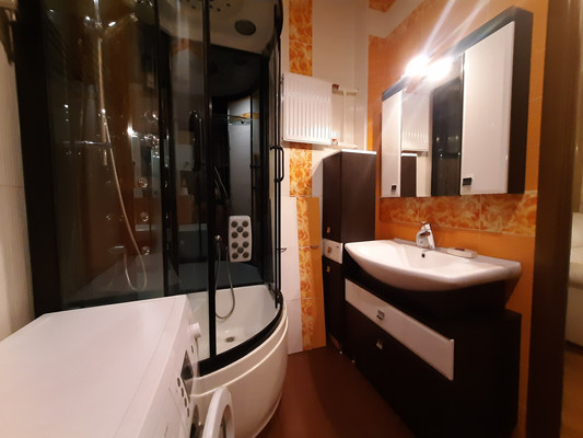 Продам трехкомнатную (3-комн.) квартиру, Кузнецовская ул, 48А, Санкт-Петербург г