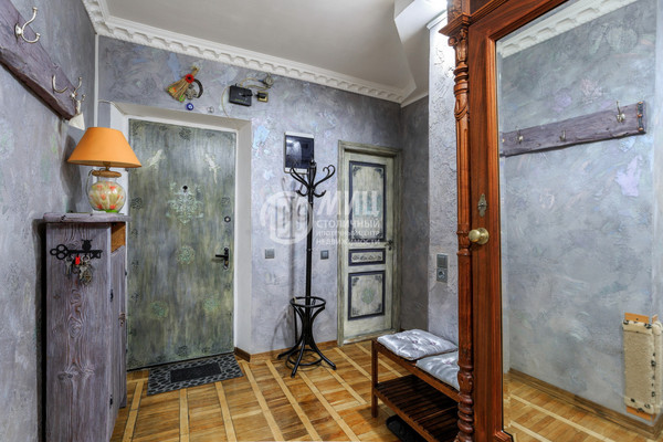 Продам трехкомнатную (3-комн.) квартиру, Студенческая ул, 30к1, Москва г