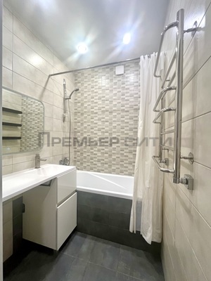 Продам двухкомнатную (2-комн.) квартиру, Сиреневый б-р, 14, Калуга г