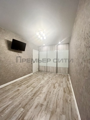 Продам двухкомнатную (2-комн.) квартиру, Сиреневый б-р, 14, Калуга г