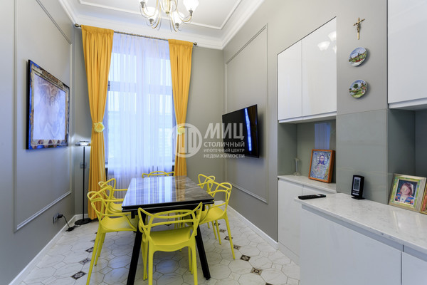 Продам многокомнатную квартиру, 1-й Басманный пер, 12, Москва г