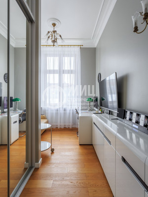 Продам многокомнатную квартиру, 1-й Басманный пер, 12, Москва г