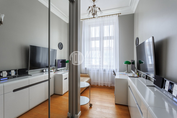 Продам многокомнатную квартиру, 1-й Басманный пер, 12, Москва г