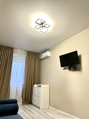 Продам двухкомнатную (2-комн.) квартиру, 51-й Армии ул, 124, Симферополь г