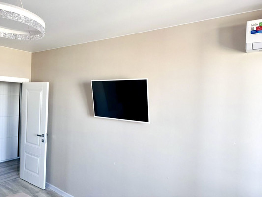 Продам двухкомнатную (2-комн.) квартиру, 51-й Армии ул, 124, Симферополь г