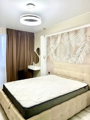 Продам двухкомнатную (2-комн.) квартиру, 51-й Армии ул, 124, Симферополь г