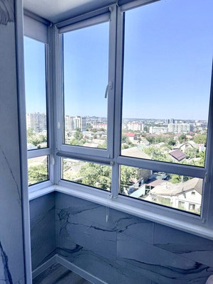 Продам двухкомнатную (2-комн.) квартиру, 51-й Армии ул, 124, Симферополь г