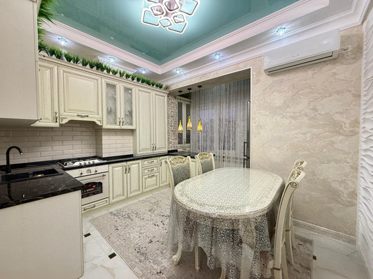 Продам трехкомнатную (3-комн.) квартиру, Оранжерейная ул, 7, Нальчик г