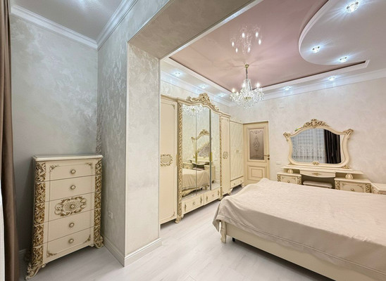 Продам трехкомнатную (3-комн.) квартиру, Оранжерейная ул, 7, Нальчик г