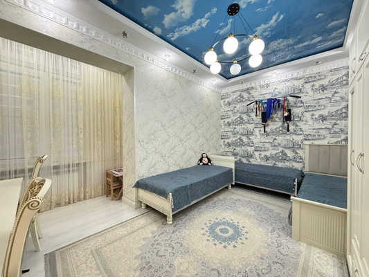 Продам трехкомнатную (3-комн.) квартиру, Оранжерейная ул, 7, Нальчик г