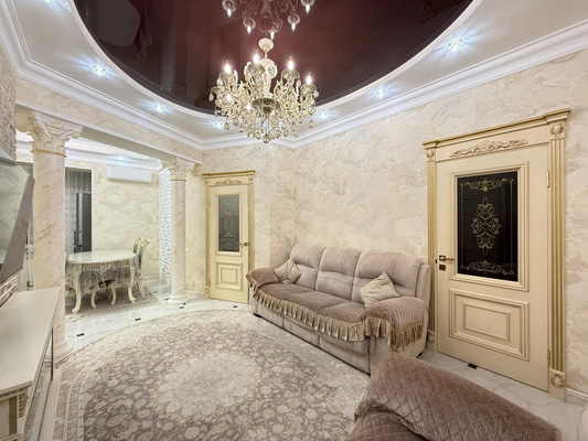 Продам трехкомнатную (3-комн.) квартиру, Оранжерейная ул, 7, Нальчик г