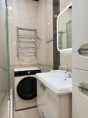 Продам трехкомнатную (3-комн.) квартиру, Оранжерейная ул, 7, Нальчик г