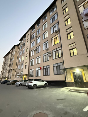 Продам трехкомнатную (3-комн.) квартиру, Оранжерейная ул, 7, Нальчик г