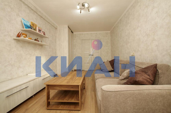 Продам трехкомнатную (3-комн.) квартиру, Металлургов пр-кт, 2А, Красноярск г