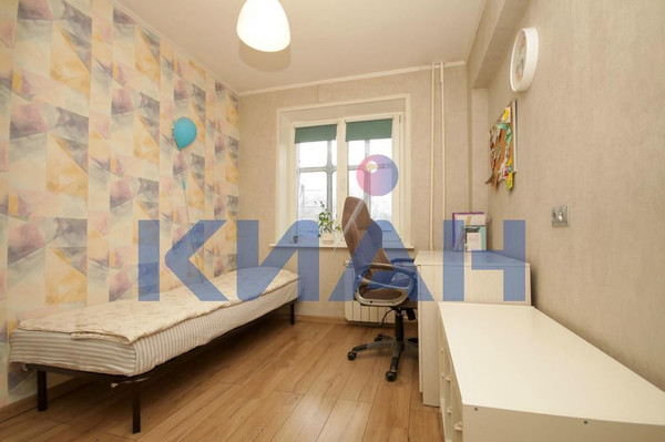 Продам трехкомнатную (3-комн.) квартиру, Металлургов пр-кт, 2А, Красноярск г