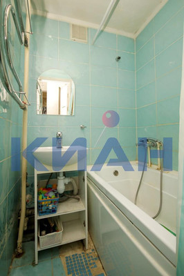 Продам трехкомнатную (3-комн.) квартиру, Металлургов пр-кт, 2А, Красноярск г