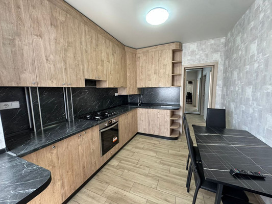 Сдам двухкомнатную (2-комн.) квартиру, Железнодорожная ул, 1кд, Симферополь г