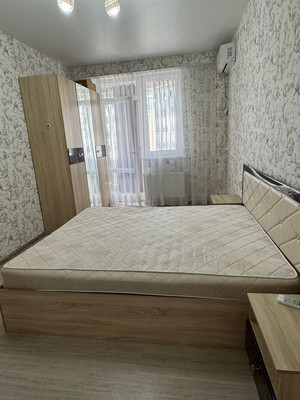 Сдам двухкомнатную (2-комн.) квартиру, Железнодорожная ул, 1кд, Симферополь г