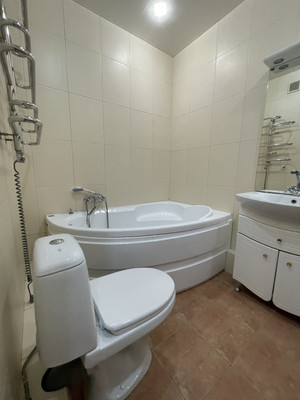 Продам трехкомнатную (3-комн.) квартиру, Орбитальная ул, 46, Ростов-на-Дону г