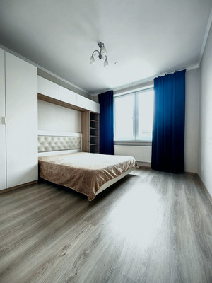 Продам двухкомнатную (2-комн.) квартиру, Заречная ул, 15к1, Парголово п