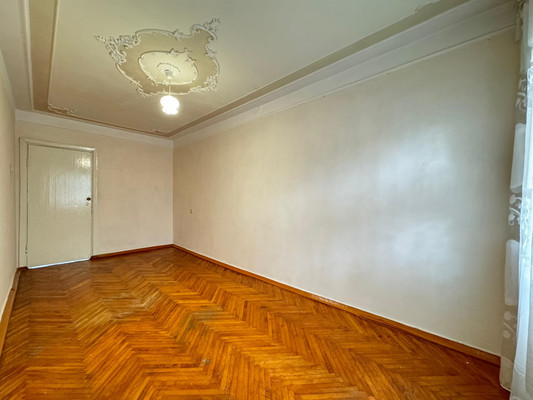 Продам двухкомнатную (2-комн.) квартиру, Осипенко ул, 24, Нальчик г