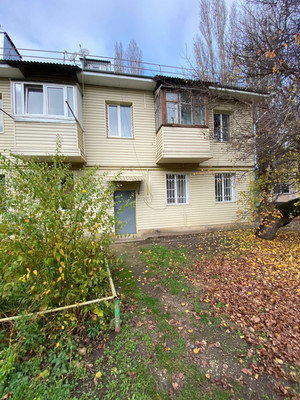 Продам комнату в 3-комн. квартире, Новороссийская ул, 141, Армавир г