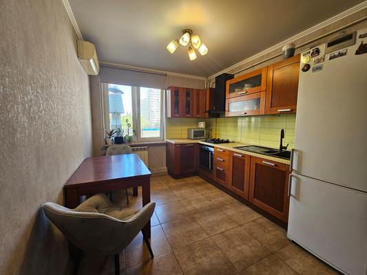 Продам двухкомнатную (2-комн.) квартиру, Дзержинского пр-кт, 219А, Новороссийск г