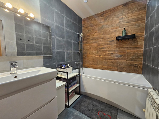 Продам двухкомнатную (2-комн.) квартиру, Дзержинского пр-кт, 219А, Новороссийск г