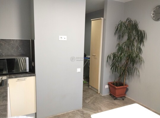 Продам двухкомнатную (2-комн.) квартиру, Цюрупы ул, 8, Москва г