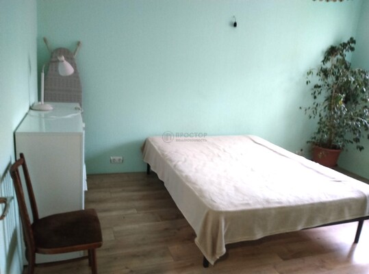 Продам двухкомнатную (2-комн.) квартиру, Цюрупы ул, 8, Москва г