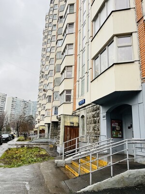 Продам трехкомнатную (3-комн.) квартиру, Снежная ул, 19, Москва г