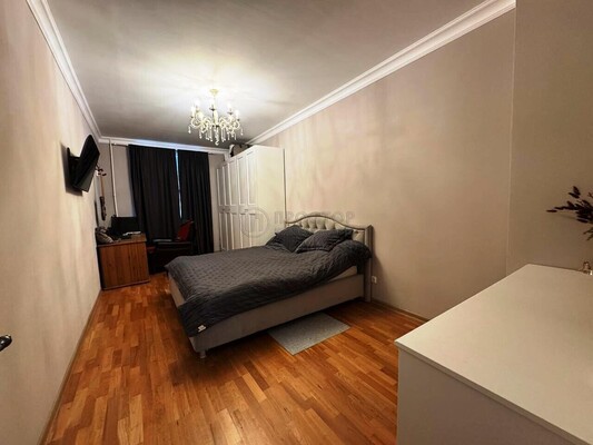 Продам трехкомнатную (3-комн.) квартиру, Стратонавтов проезд, 9, Москва г