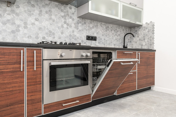 Продам трехкомнатную (3-комн.) квартиру, Дмитровка Б. ул, 7/5, Москва г