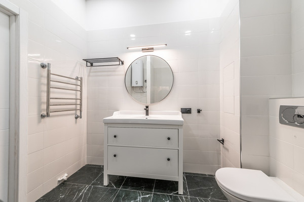 Продам трехкомнатную (3-комн.) квартиру, Дмитровка Б. ул, 7/5, Москва г