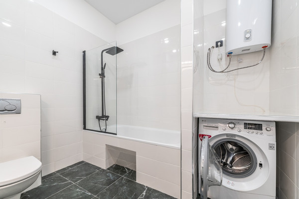 Продам трехкомнатную (3-комн.) квартиру, Дмитровка Б. ул, 7/5, Москва г