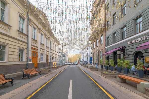 Продам трехкомнатную (3-комн.) квартиру, Дмитровка Б. ул, 7/5, Москва г