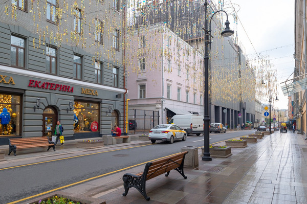 Продам трехкомнатную (3-комн.) квартиру, Дмитровка Б. ул, 7/5, Москва г