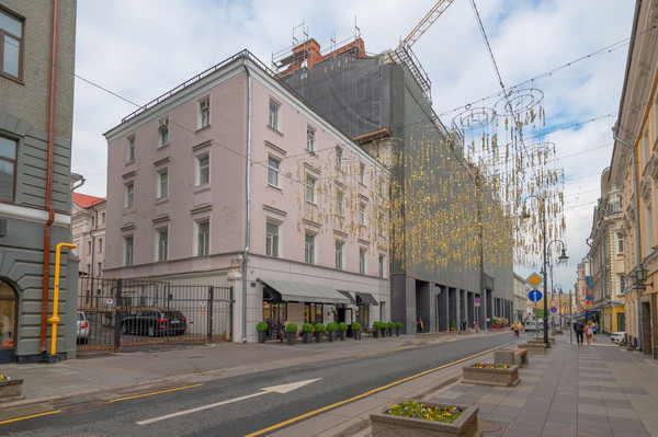 Продам трехкомнатную (3-комн.) квартиру, Дмитровка Б. ул, 7/5, Москва г