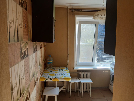 Продам двухкомнатную (2-комн.) квартиру, Калинина ул, 120, Тихорецк г